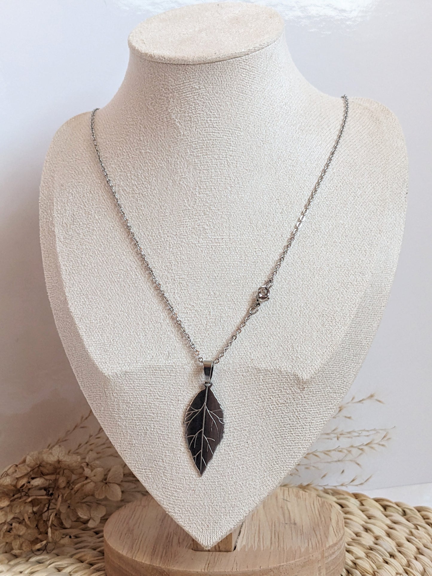 Necklace With Leaf Pendant